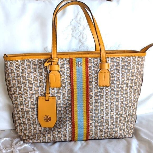 Tory Burch Handbags - ✨ TORY BURCH Gemini Link Tote Bag